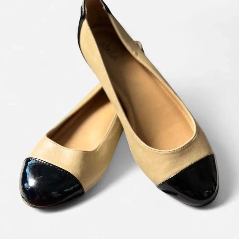 Abella Women's Tan and Black Ballet-shoes